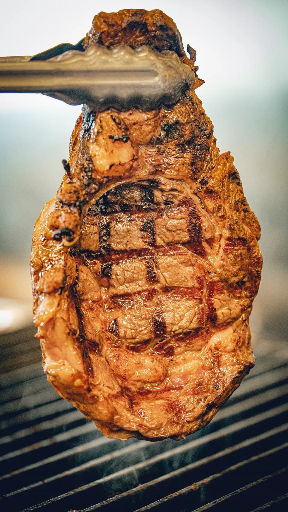 Corte de carne preparado a la parrilla en El Bumangues